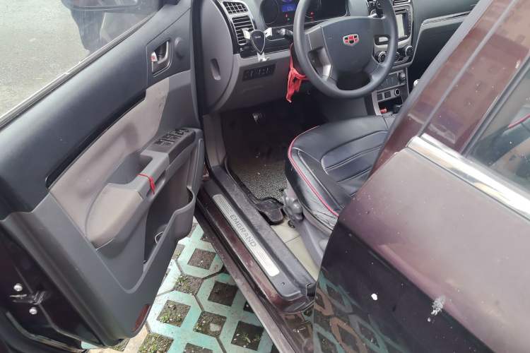 Used Geely Auto Classic Emgrand 2013 Sedan 1.5L Manual Entry-Level Model
