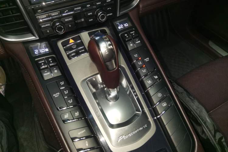 Used Porsche Panamera 2016 Panamera Executive Edition 3.0T Gear Lever