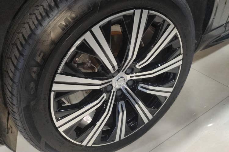 Used Volvo XC90 2021 B5 SmartDrive Luxury Edition 5-seater
