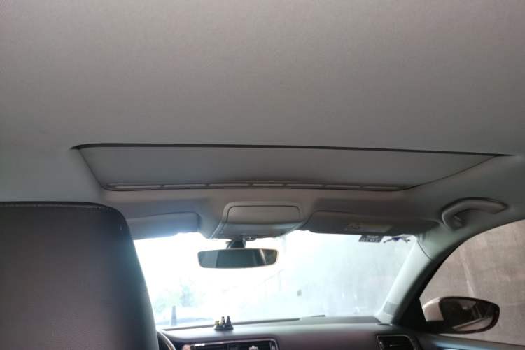 Used Volkswagen Sagitar 2018 1.6L Automatic Comfort Model Headliner