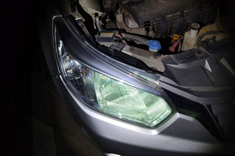 Used Venucia D50 2013 1.6L Manual Fashion Edition Right Front Headlight