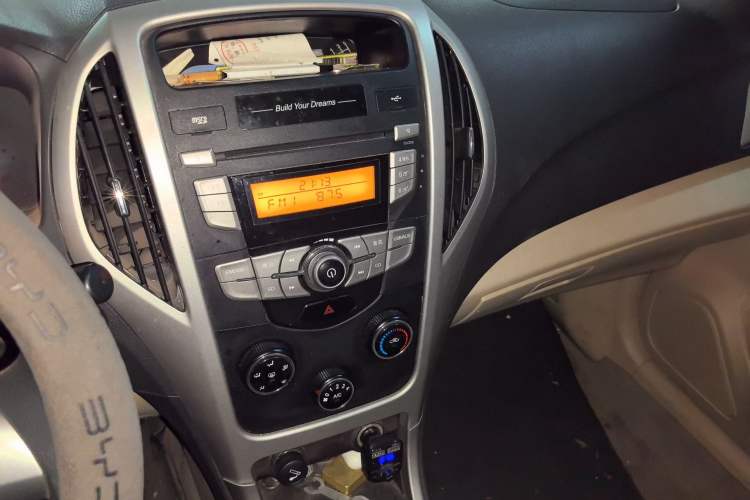 Used BYD F3 2014 1.5L Manual Luxury Model Audio And AC Panel