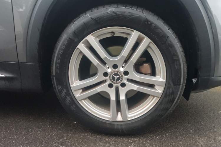 Used Mercedes-Benz GLB 2020 GLB 200 Dynamic Edition Right Front Wheel Hub