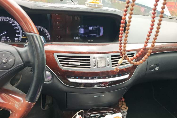 Used Mercedes-Benz S-Class 2010 S 400 L HYBRID Audio And AC Panel