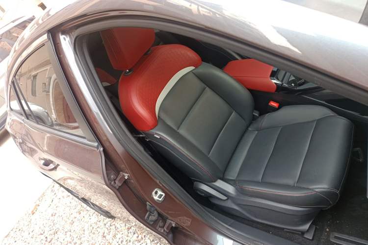 Used MG 5 2021 Revised Version 180 DVVT CVT Youth Luxury Edition Right Front Seat