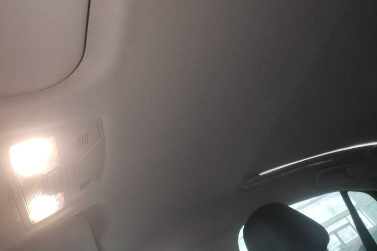 Used Hongqi E-QM5 2022 431 km Charge & Enjoy Edition