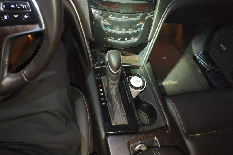 Used Cadillac XTS 2018 28T Tech Edition Gear Lever