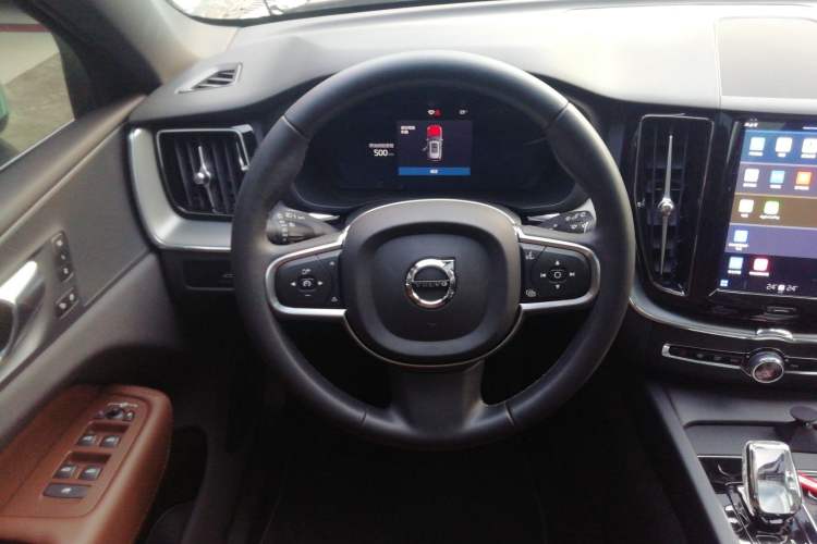 Used Volvo XC60 2024 B5 4x4 Smart Luxury Edition
