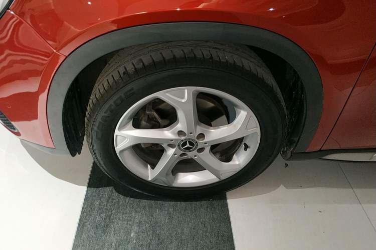 Used Mercedes-Benz GLA 2017 GLA 200 Sport Edition Left Front Wheel Hub