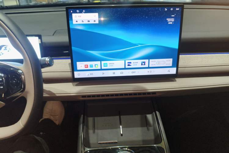 Used Geely Galaxy 8 2025 130km EM-i Deluxe Edition
