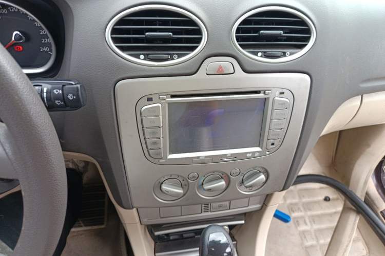 Used Ford Focus 2011 Sedan 1.8L Automatic Fashion Edition
