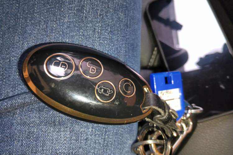 Used BYD Song MAX 2017 1.5T Automatic Smart Connect Luxury 7-Seater Vehicle Key