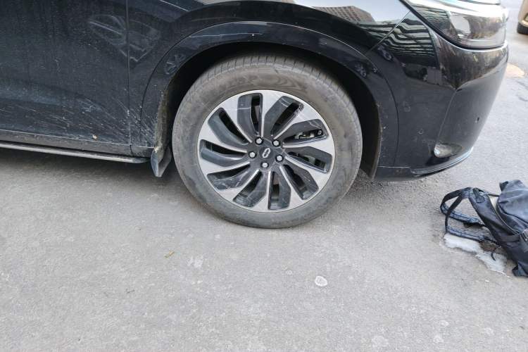 Used Hima AITO M7 2024 1.5T Rear-Drive Plus Version 5 Seats
