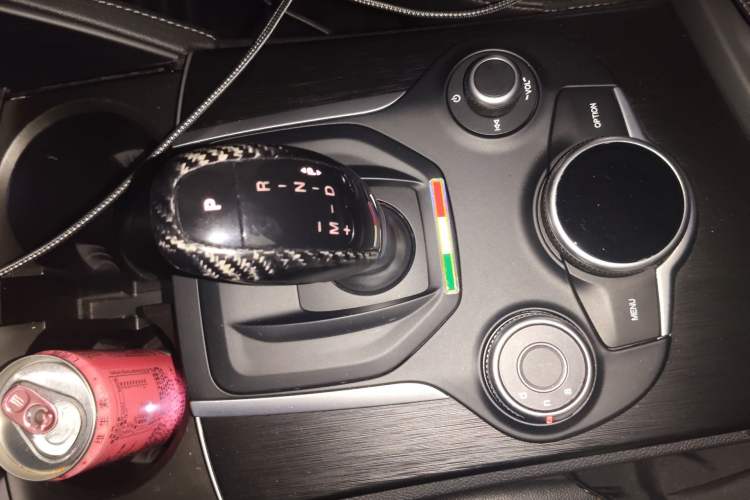 Used Alfa Romeo Stelvio 2017 2.0T 200HP Luxury Edition Gear Lever