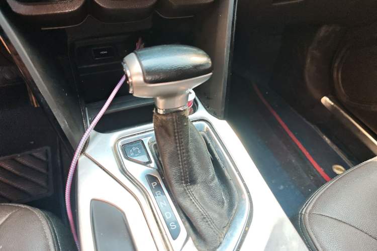 Used GAC Trumpchi GS4 2015 200T G-DCT Luxury Edition Gear Lever