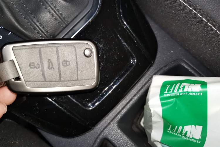 Used Volkswagen T-ROC 2021 Revised Version 280TSI DSG Two-Wheel Drive Comfort & Smart Connectivity Edition Vehicle Key