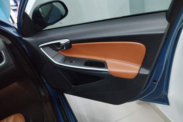 Used Volvo V60 2017 T5 Zhiyi Edition China V Standard