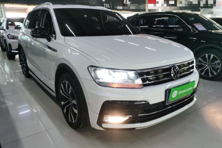 Used Volkswagen Tiguan L 2021 330TSI Automatic Two-Wheel Drive R-Line Enhanced Edition Front Right 45 Deg