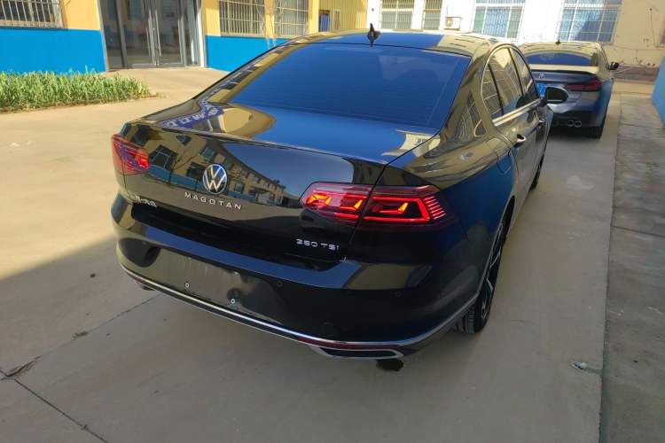 Used Volkswagen Magotan 2026 30 Million Vehicles Selected Model 380TSI DSG Luxury Edition Rear Right 45 Deg