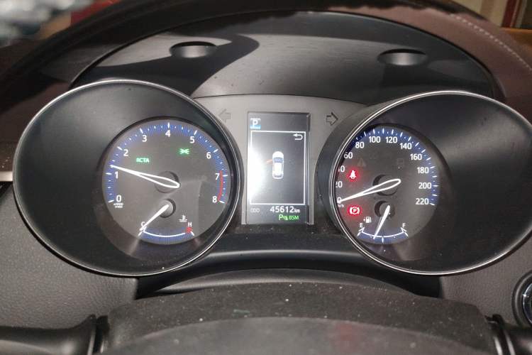 Used Toyota C-HR 2018 2.0L Flagship Sunroof Version China VI Standard