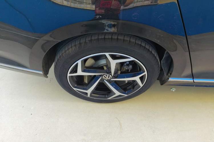 Used Volkswagen Magotan 2026 30 Million Vehicles Selected Model 380TSI DSG Luxury Edition Exterior 5