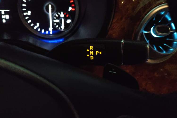 Used Mercedes-Benz Vito 2021 2.0T Business Version 7 Seats Gear Lever