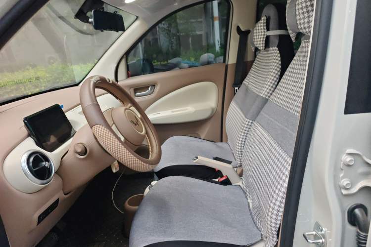 Used Wuling Hongguang MINIEV 2025 Four-Door Version Advanced Edition Left Front Seat
