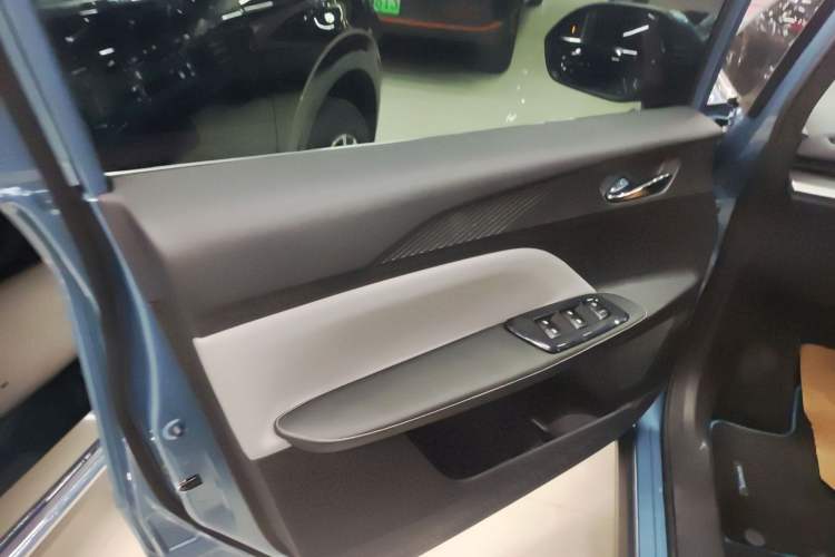 Used Venucia VX6 2023 520 Pro
