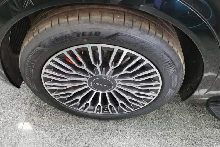 Used Lynk & Co 900 2025 2.0T Exploration Edition
