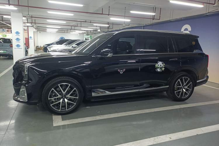 Used GAC Trumpchi ES9 2024 PHEV with 143 km Max