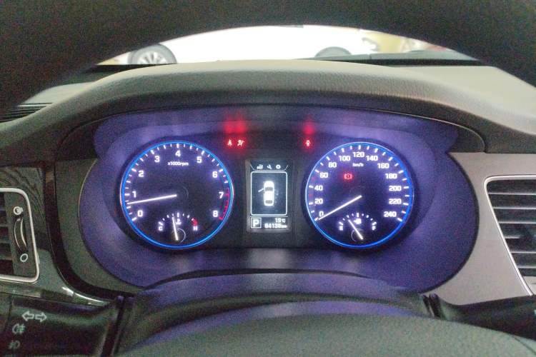 Used Hyundai Mistra 2014 1.8L Automatic Smart GLS Instrument Cluster