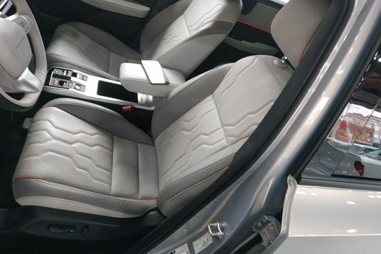 Used Honda e:NS2 2024 Light-Chasing Version Left Front Seat