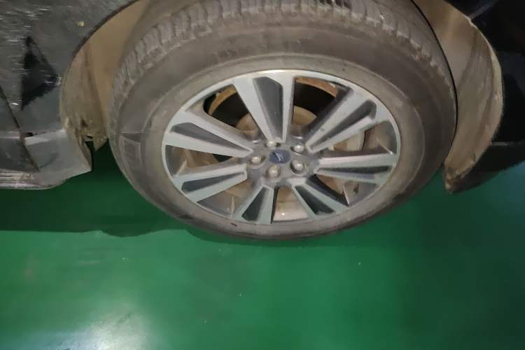 Used Ford Edge 2021 PLUS EcoBoost 245 Two-Wheel-Drive Platinum Edition 5 Seats
