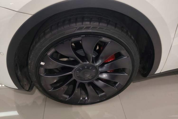 Used Tesla Model Y 2021 Long-Range All-Wheel-Drive Version