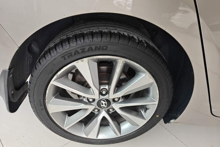 Used Hyundai Elantra (5th Generation / Langdong) 2015 1.6L Automatic Leading Model