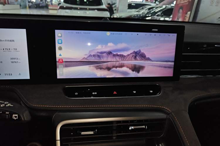 Used Roewe D5X DMH 2024 135 Tech Edition