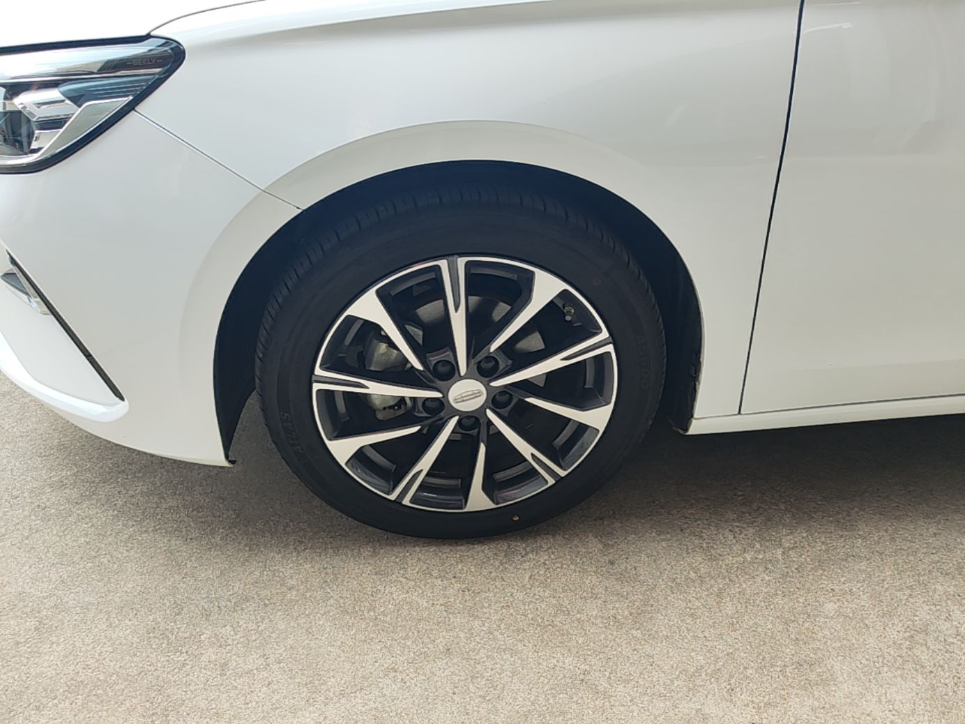 Geely Auto Emgrand 2025 4th Generation 1.5L CVT Luxury Version — снимка 10