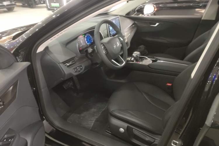 Used Hongqi E-QM5 2022 431 km Charge & Enjoy Edition