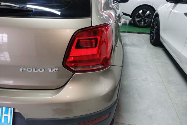 Used Volkswagen Polo 2014 1.6L Cross Polo Automatic Right Rear Taillight