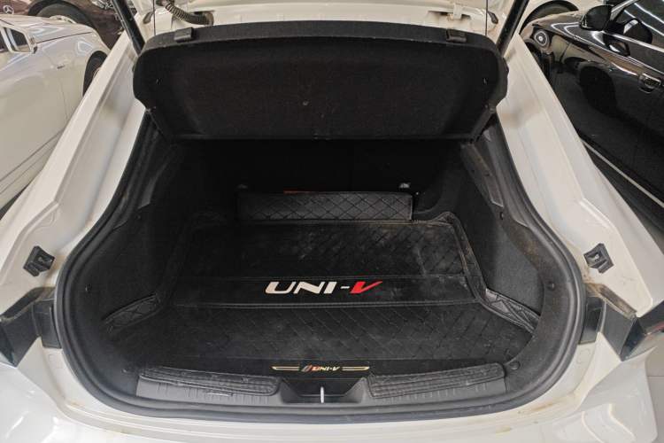 Used Changan UNI-V 2023 1.5T Prestige Model