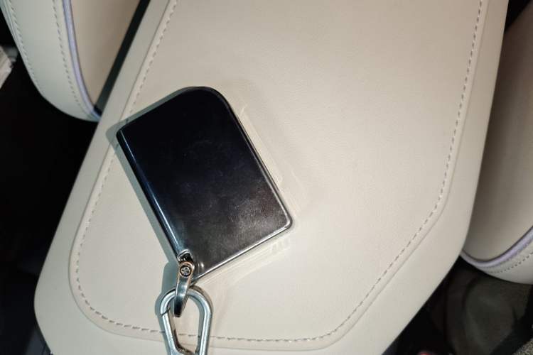 Used Lynk & Co 06 EM-P 2023 1.5T Remix PHEV Shero