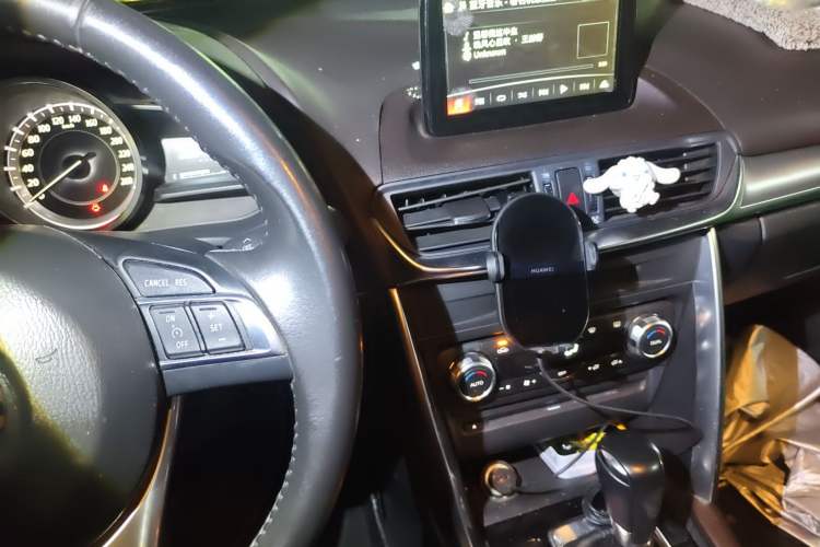 Used Mazda CX-4 2016 2.0L Automatic 2WD Blue Sky Luxury Edition Audio And AC Panel