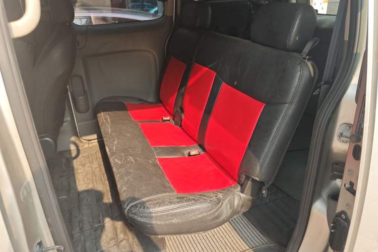 Used Nissan NV200 2012 1.6L 232 Seats Luxury Version Left Rear Seat