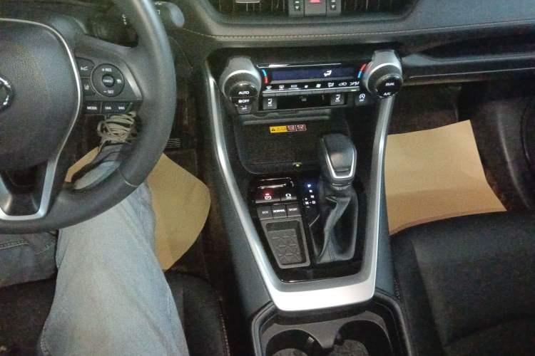 Used Toyota RAV4 2024 2.0L CVT Two-Wheel Drive Fashion Plus Edition