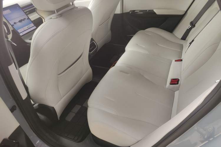 Used Geely Galaxy L6 2023 125km Starship Left Rear Seat