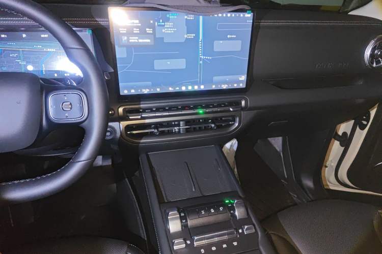 Used Tank 300 2025 2.0T Challenger
