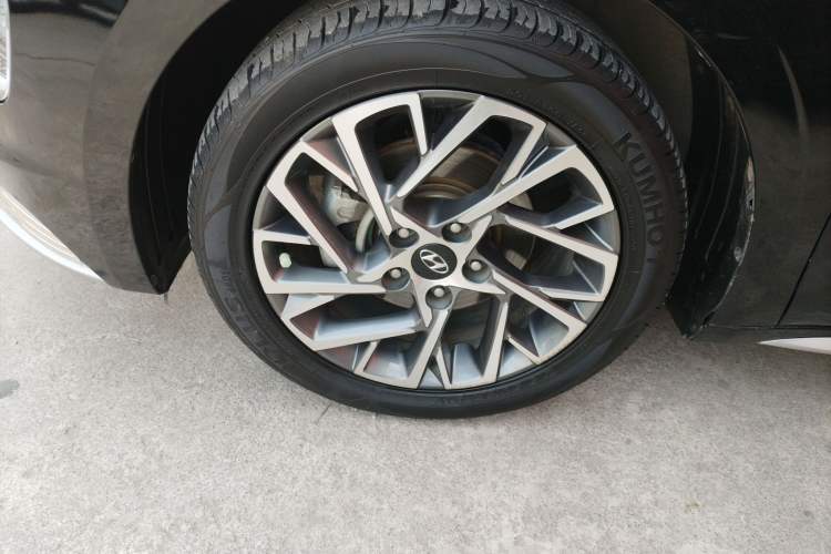 Used Hyundai Mistra 2021 1.8L CVT GLX Elite Edition
