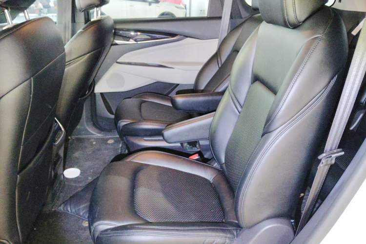 Used SAIC MAXUS EUNIQ 5 2020 Elite Edition 7 Seats
