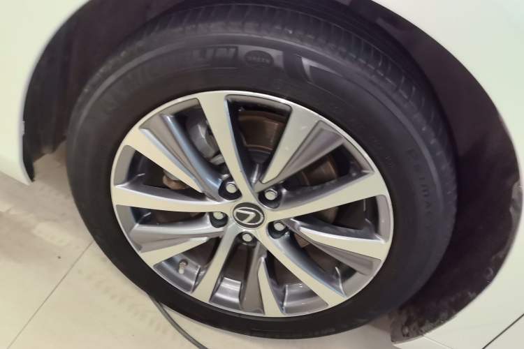 Used Lexus ES 2018 300h Premier Edition China VI Standard