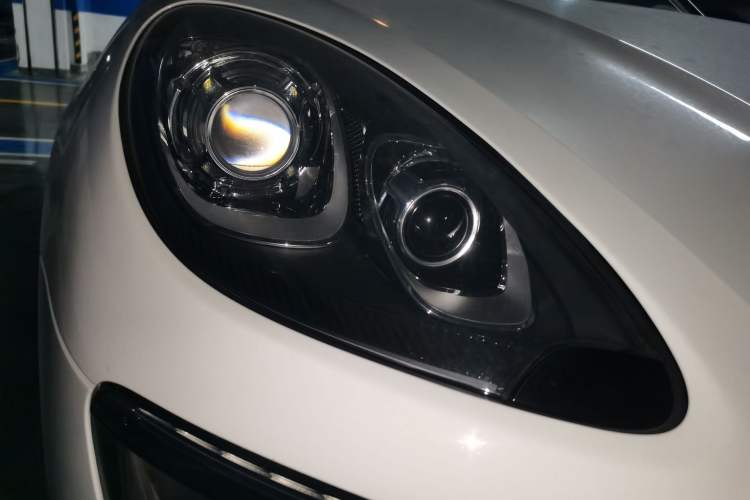 Used Porsche Macan 2017 Macan 2.0T Right Front Headlight